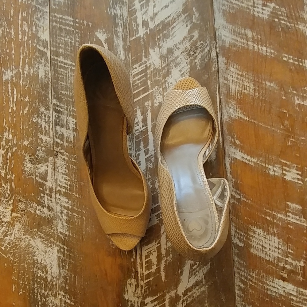 Cream Peep Toe Heels Size 8.5